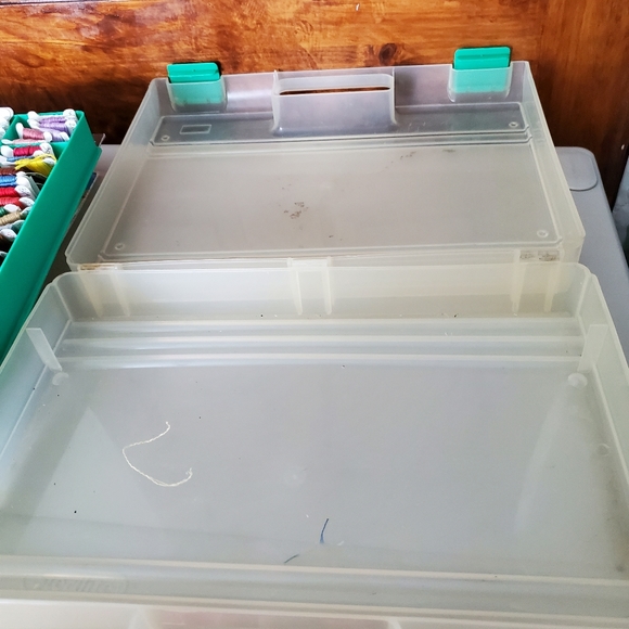 Needle work Tread, Book and canvas - Picture 2 of 4